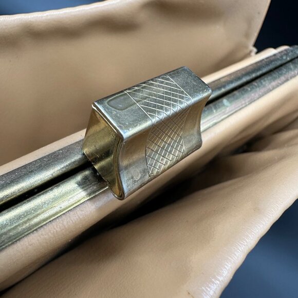 Vintage Purse Vinyl Shoulder Bag Double Strap Beige Tan 1960s Retro Fashion - Picture 7 of 10